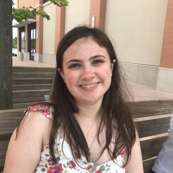 Meet your Posher, Aislinn - Picture 1 of 1